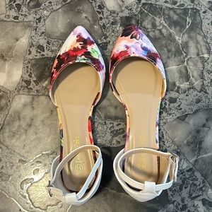 Shoe size 5.5. Brand : Dream Paris